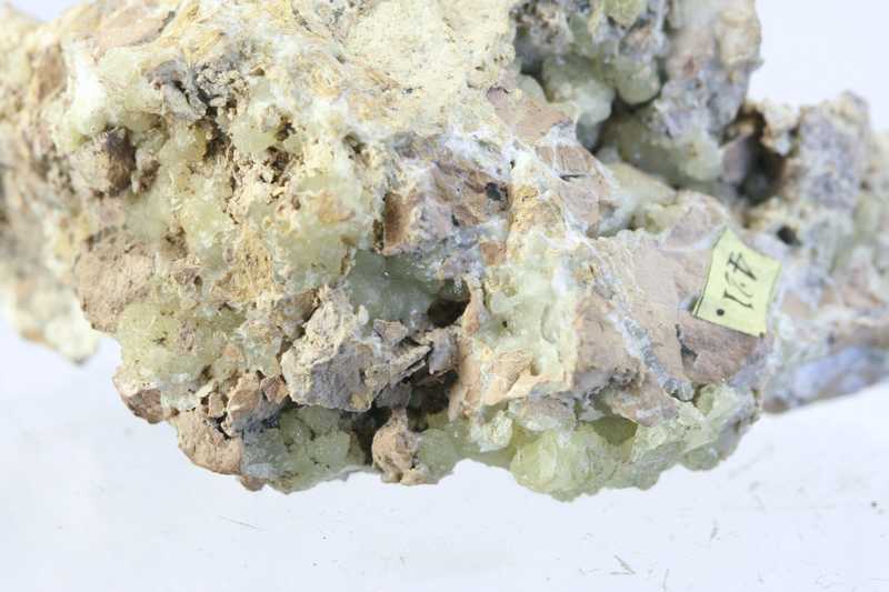 Apatite var. staffelite