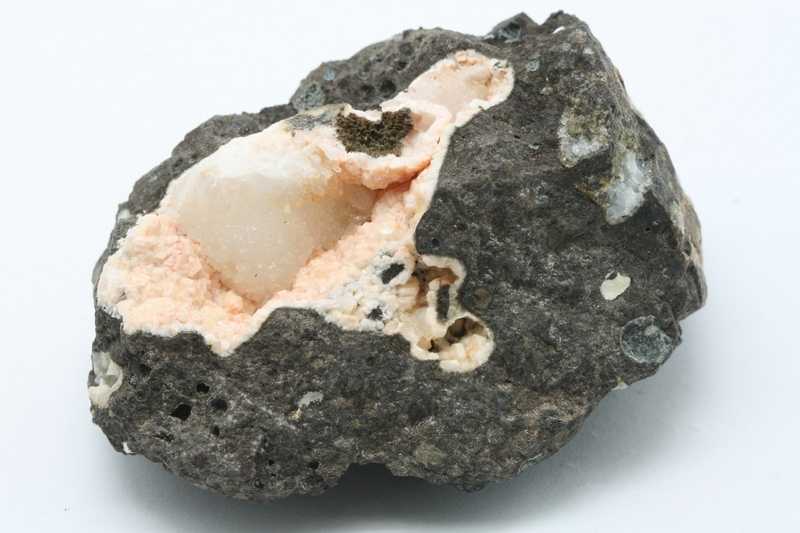 Gmelinite-Na, Natrolite