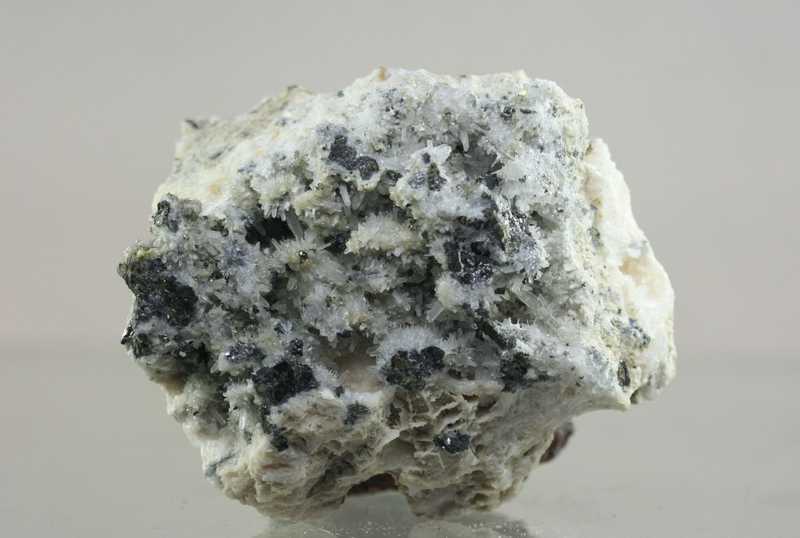 Bournonite, sphalerite, quartz