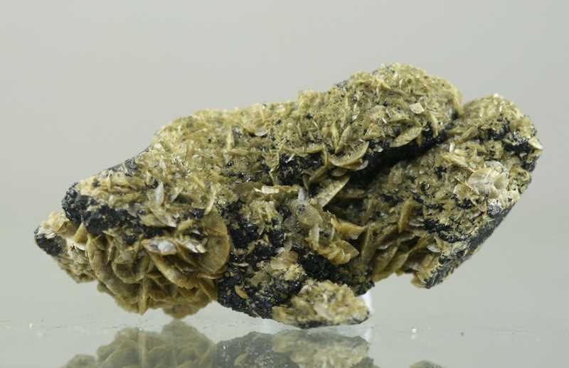 Sphalerite, siderite