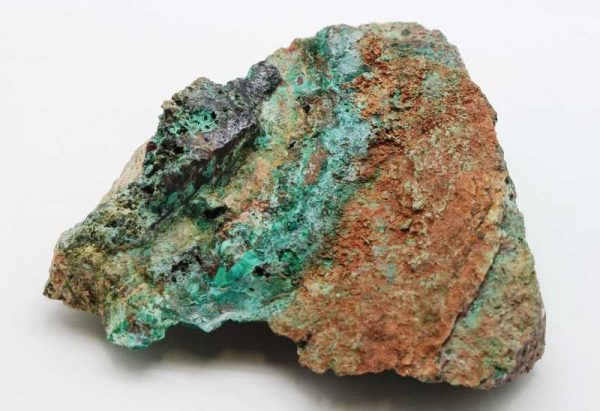Olivenite, cuprite, malachite