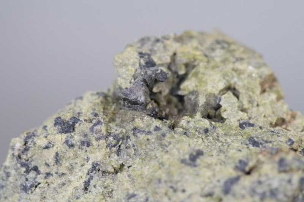 Spinel (var. pleonaste)