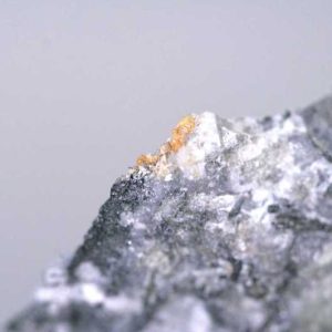 Labuntsovite