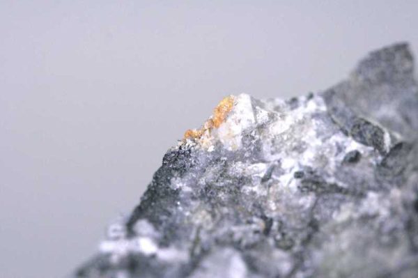 Labuntsovite
