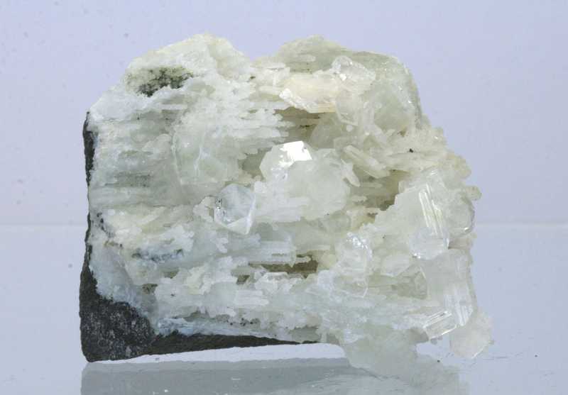 Apophyllite, quartz, stilbite