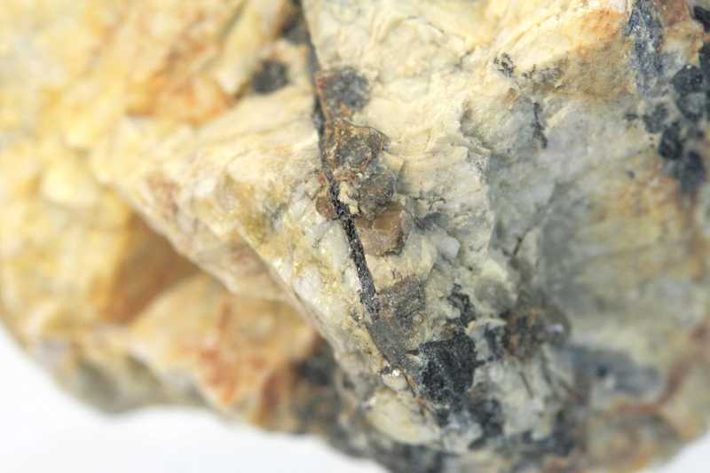 Monazite-(Ce), ilmenite