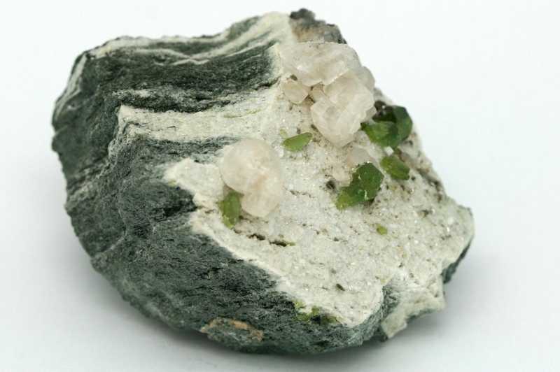 Titanite, calcite - Image 2