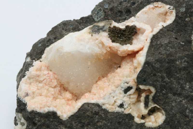 Gmelinite-Na, Natrolite - Image 2