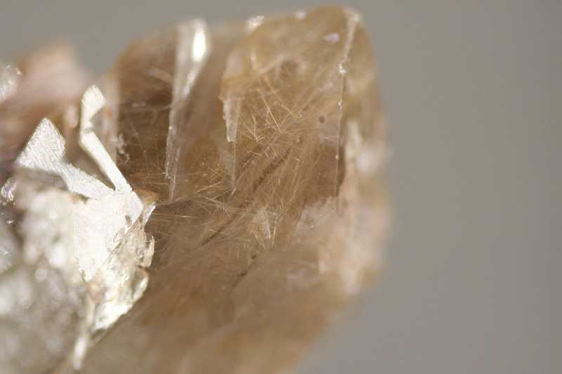 Sagenite, quartz, muscovite - Image 2