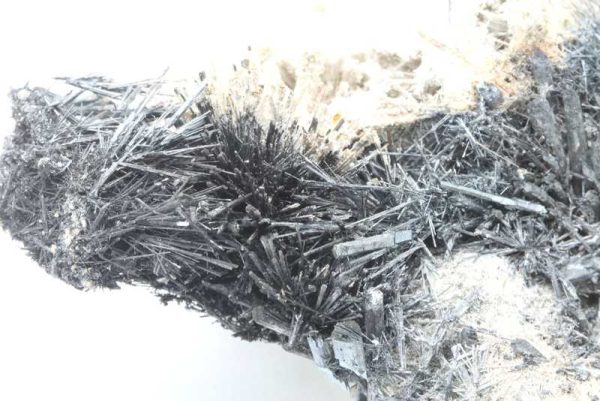 Senarmontite, stibnite - Image 2