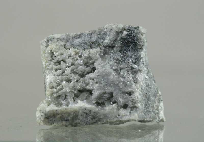 Boulangerite, quartz - Image 2