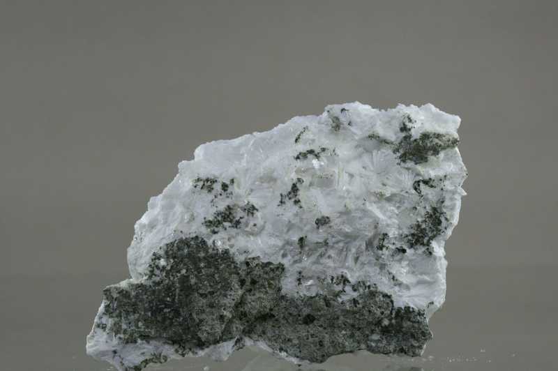 Laumontite, scolecite, apophyllite - Image 2