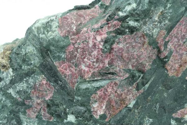 Eudialyte, aegirine - Image 2