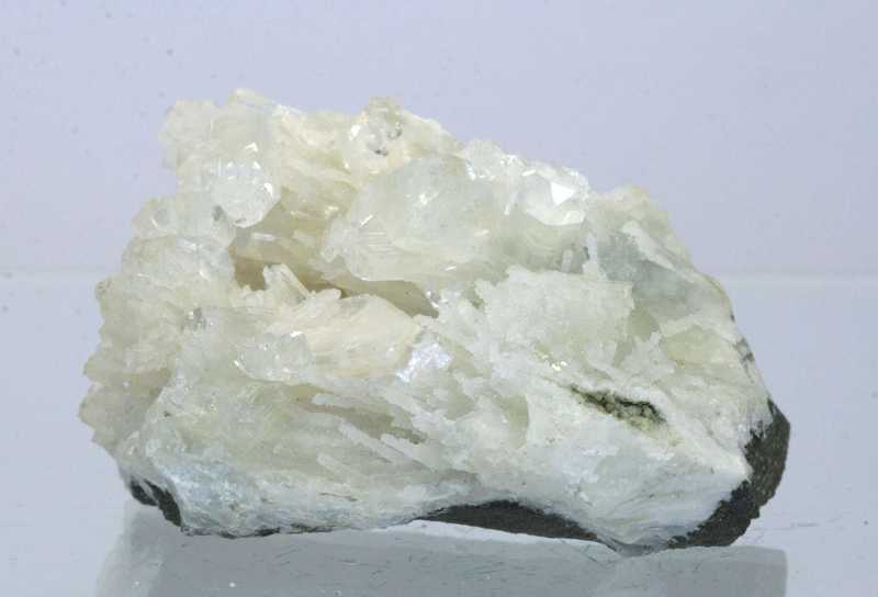 Apophyllite, quartz, stilbite - Image 2