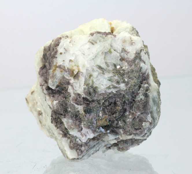 Ferroaxinite, prehnite - Image 2