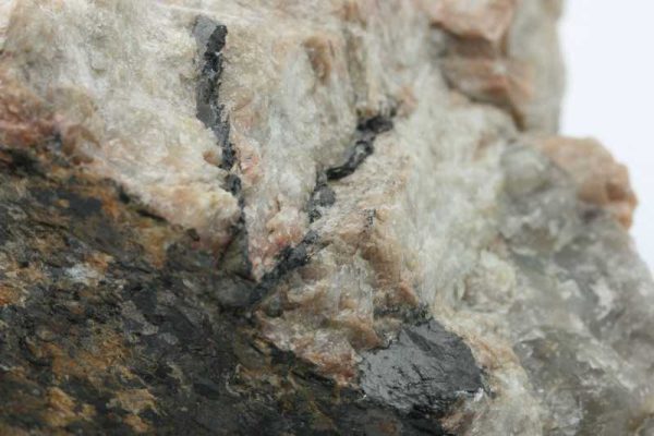 Ilmenite - Image 3