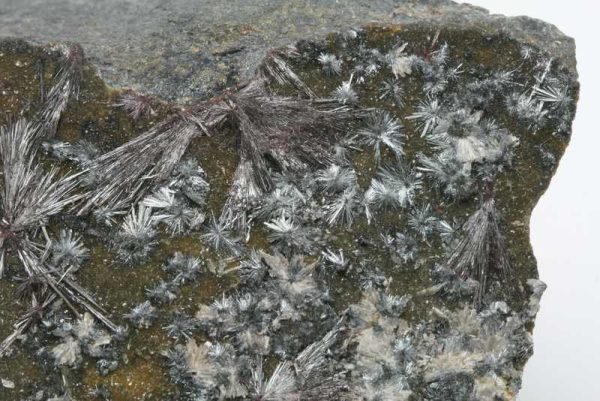 Kermesite, valentinite, gudmundite - Image 3