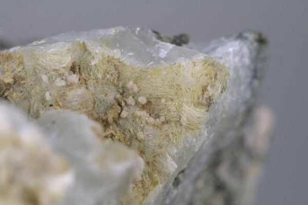 Clinozoisite, prehnite - Image 3