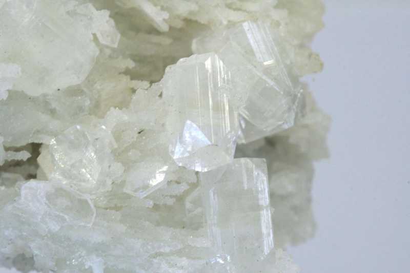 Apophyllite, quartz, stilbite - Image 3