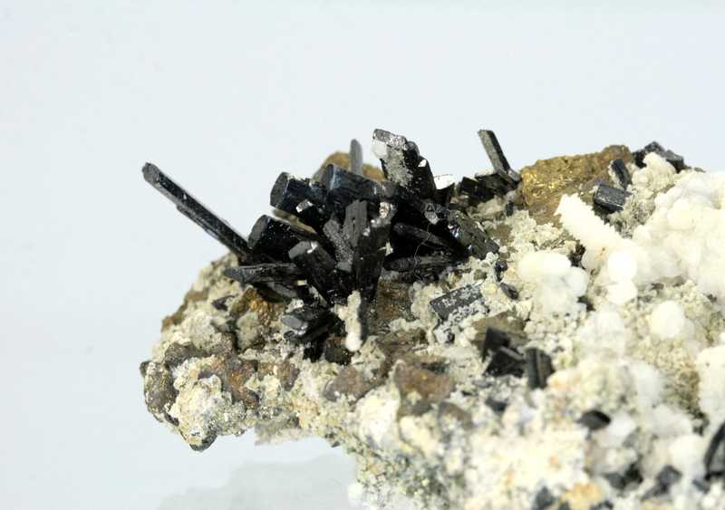 Wolframite, chalcopyrite, calcite - Image 3