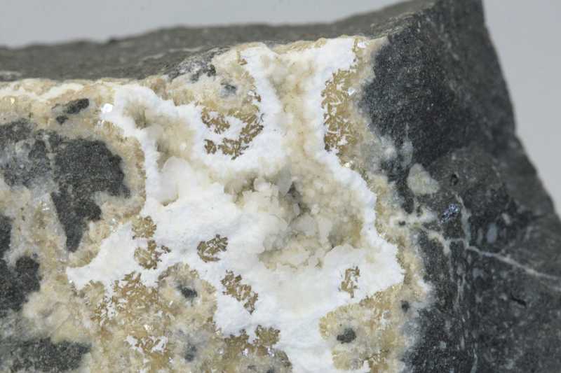 Gibbsite - Image 3