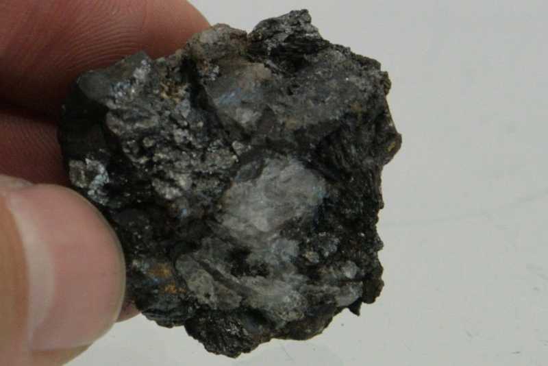 Bixbyite - Image 3