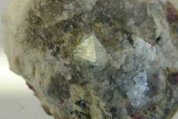 Rhodizite, liddicoatite - Image 3