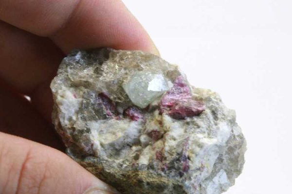 Rhodizite, liddicoatite - Image 3