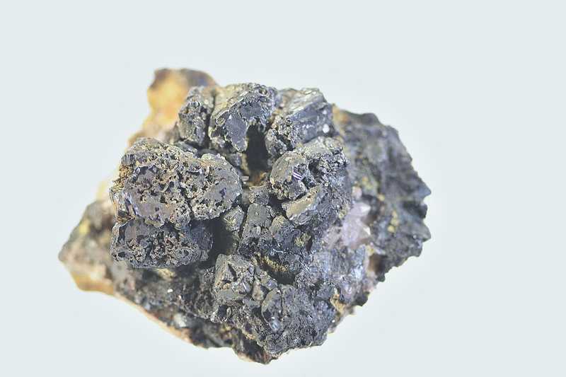 Cassiterite, wulfenite - Image 3