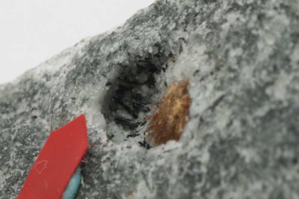 Sazhinite-Ce, tuperssuatsiaite - Image 3