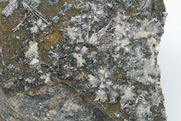 Kermesite, valentinite, gudmundite - Image 4
