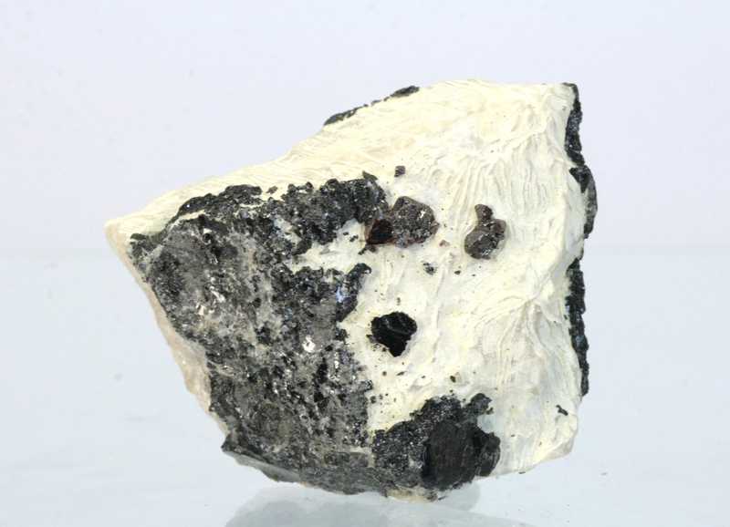 Pyrochlore - Image 4