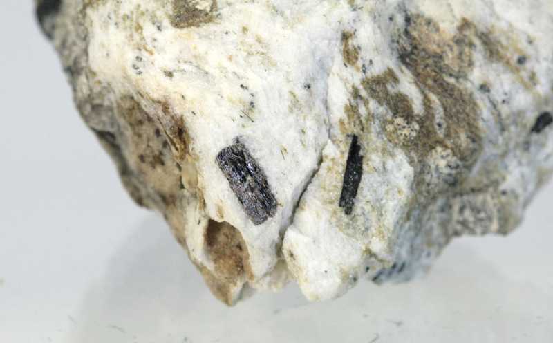 Lorenzenite - Image 4