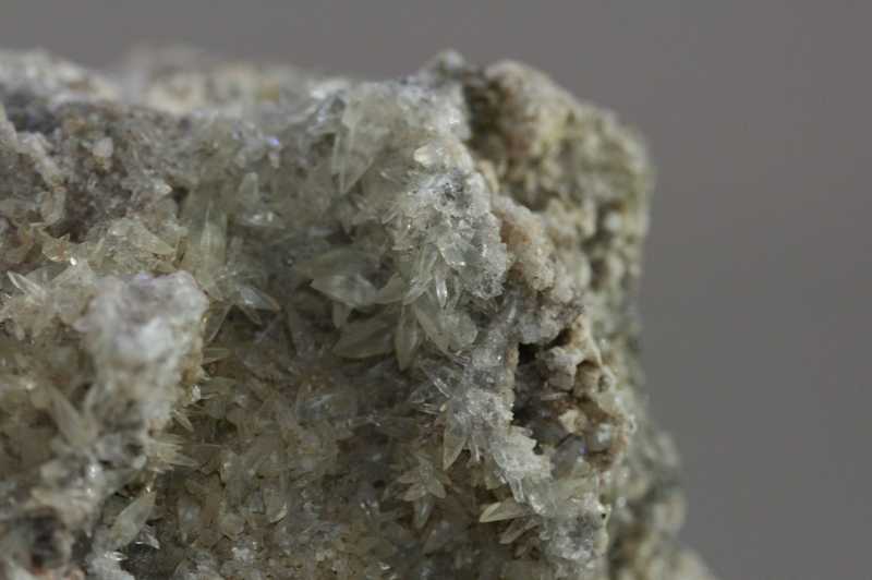 Harmotome, heulandite, calcite - Image 4