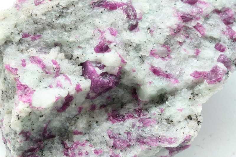 Corundum - Ruby - Image 4