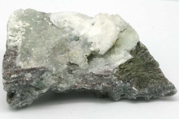 Clinozoisite, prehnite, analcime, apophyllite - Image 4