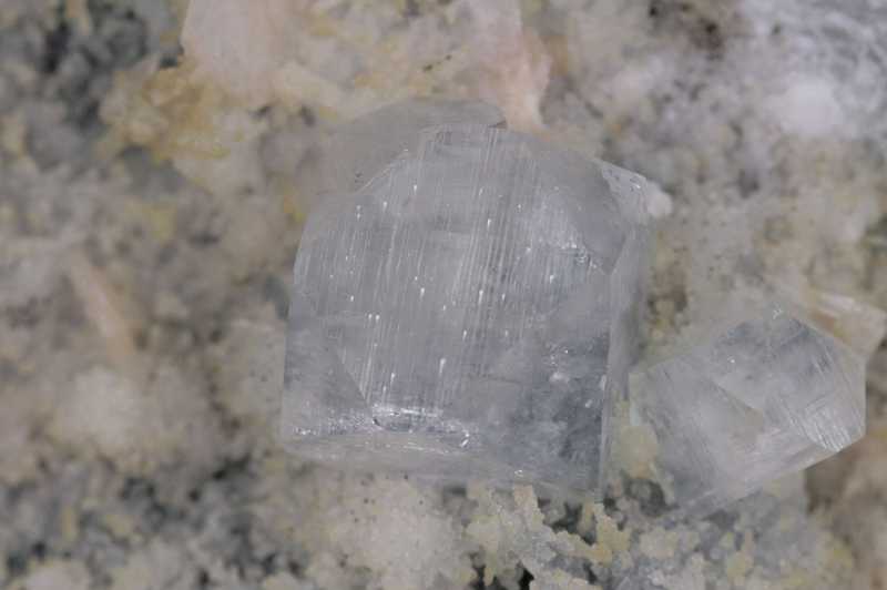 Apophyllite, stilbite, calcite - Image 5