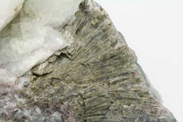 Clinozoisite, prehnite, analcime, apophyllite - Image 5