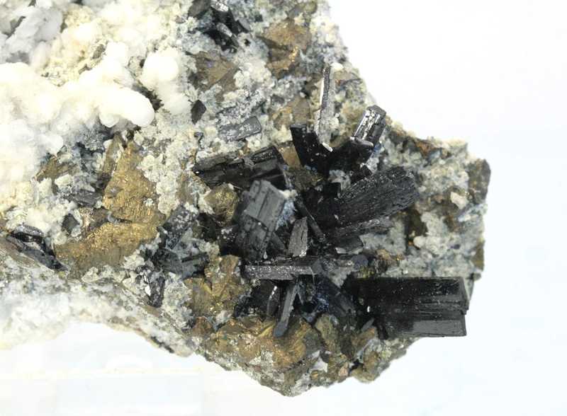 Wolframite, chalcopyrite, calcite - Image 7