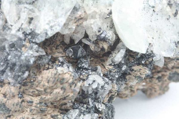Ilvaite, apatite - Image 7