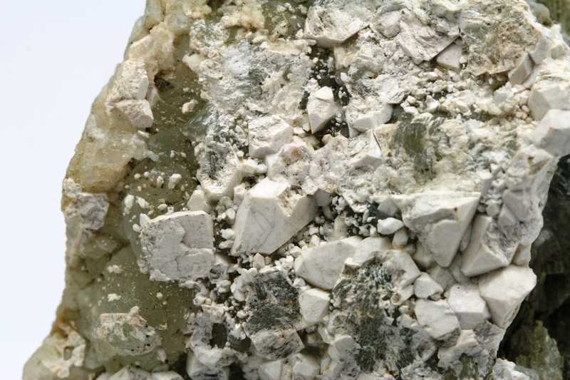 Apophyllite, prehnite - Image 8