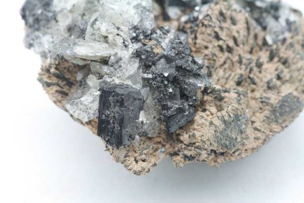 Ilvaite, apatite - Image 8