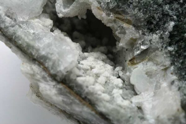 Analcime, datolite - Image 10
