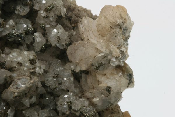 Calcite, pyrite, quartz - Image 8