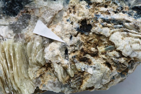 Columbite, verdelite, lepidolite - Image 5