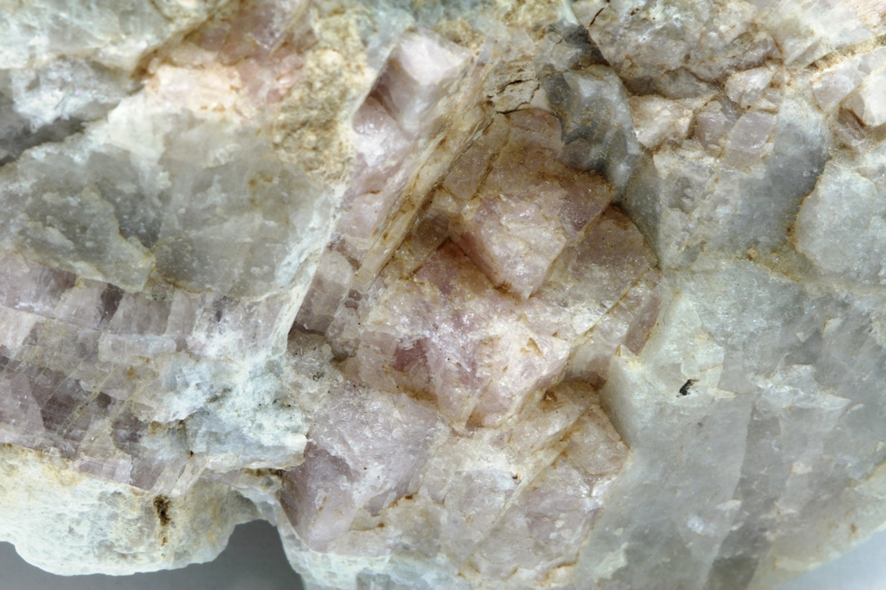 Darrellhenryite, clevelandite, spodumene, pollucite - Image 7