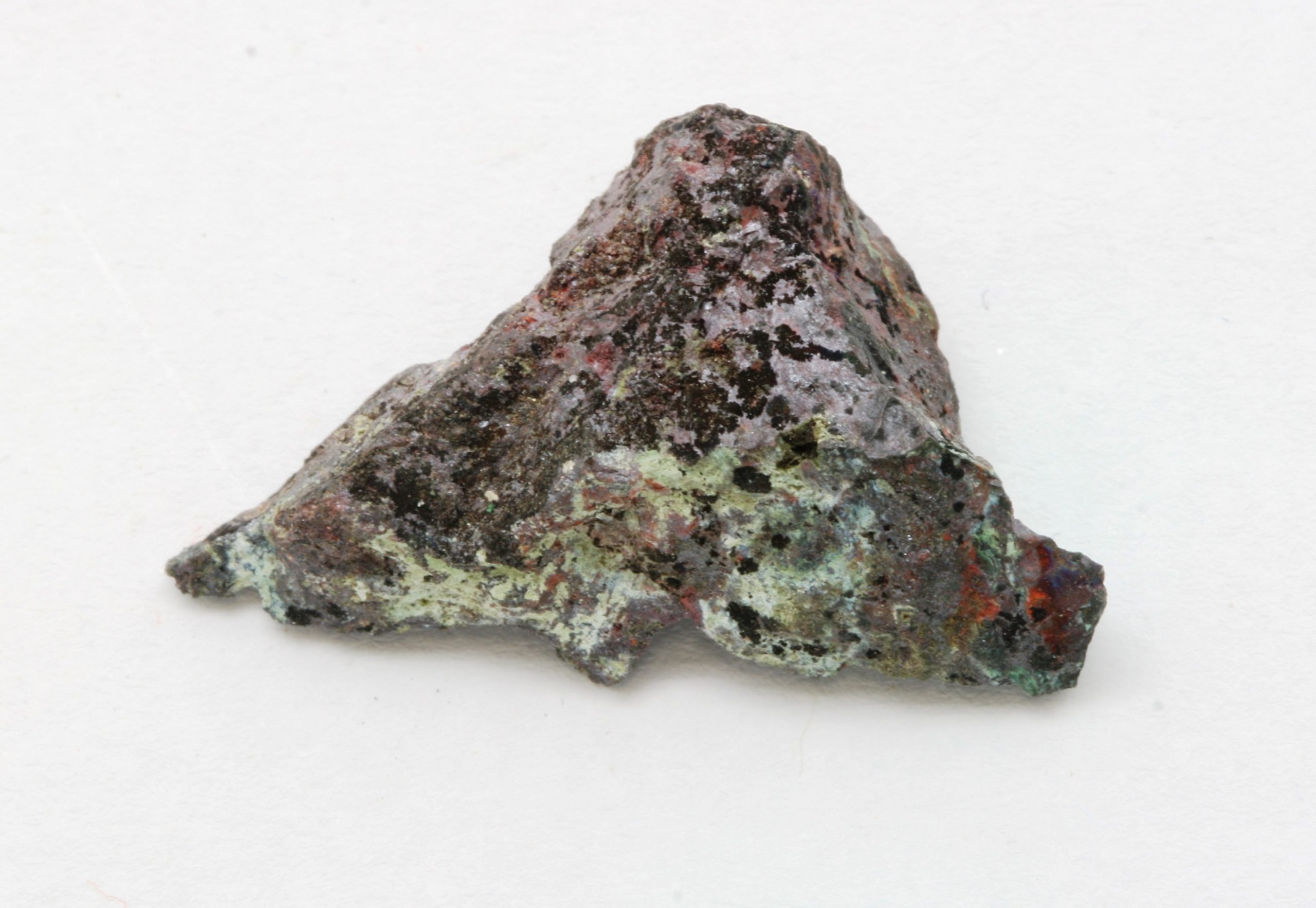 Cuprite, domeykite, olivenite - Image 4
