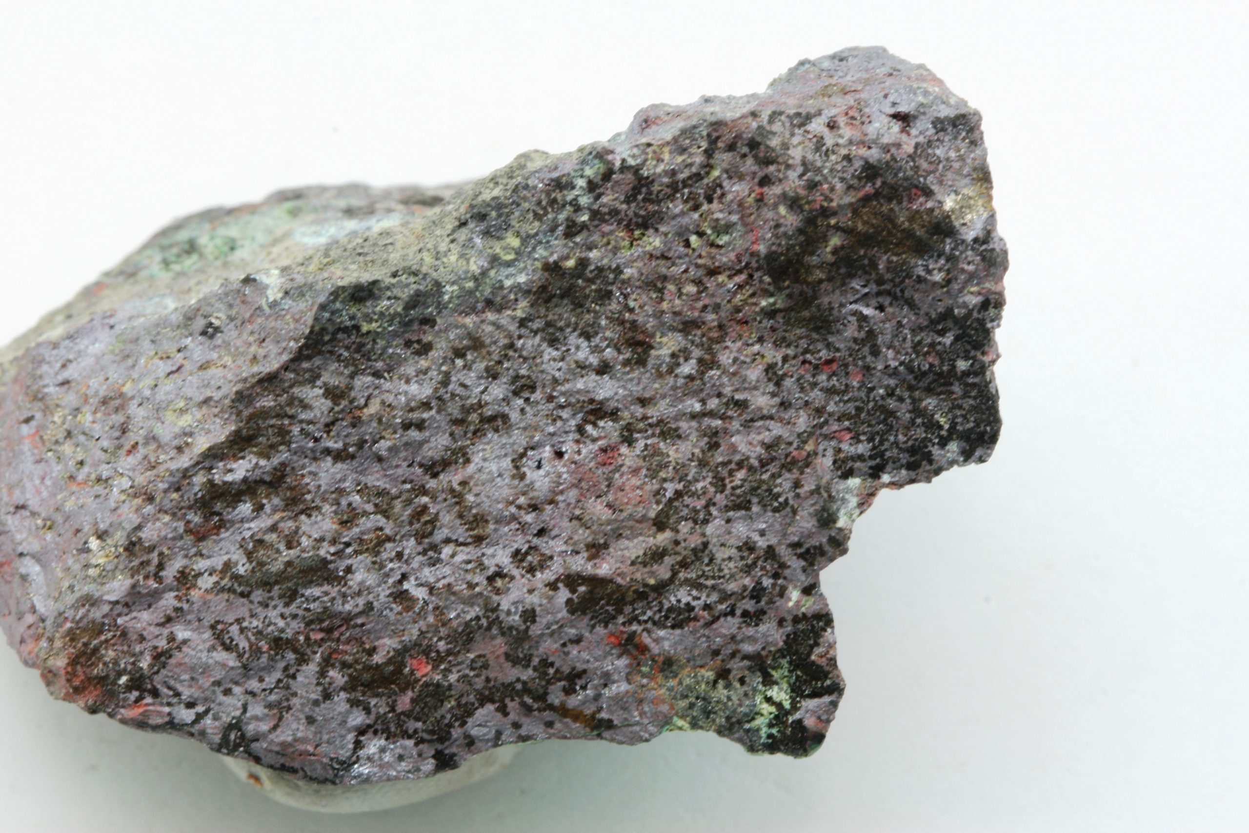 Cuprite, domeykite, olivenite - Image 7