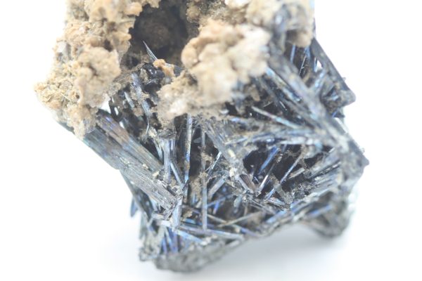Valentinite, stibnite - Image 16