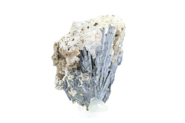 Valentinite, stibnite - Image 5